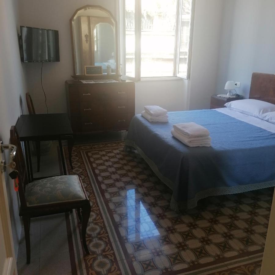 Battisti 18 Vintage Rooms Palermo Zimmer foto