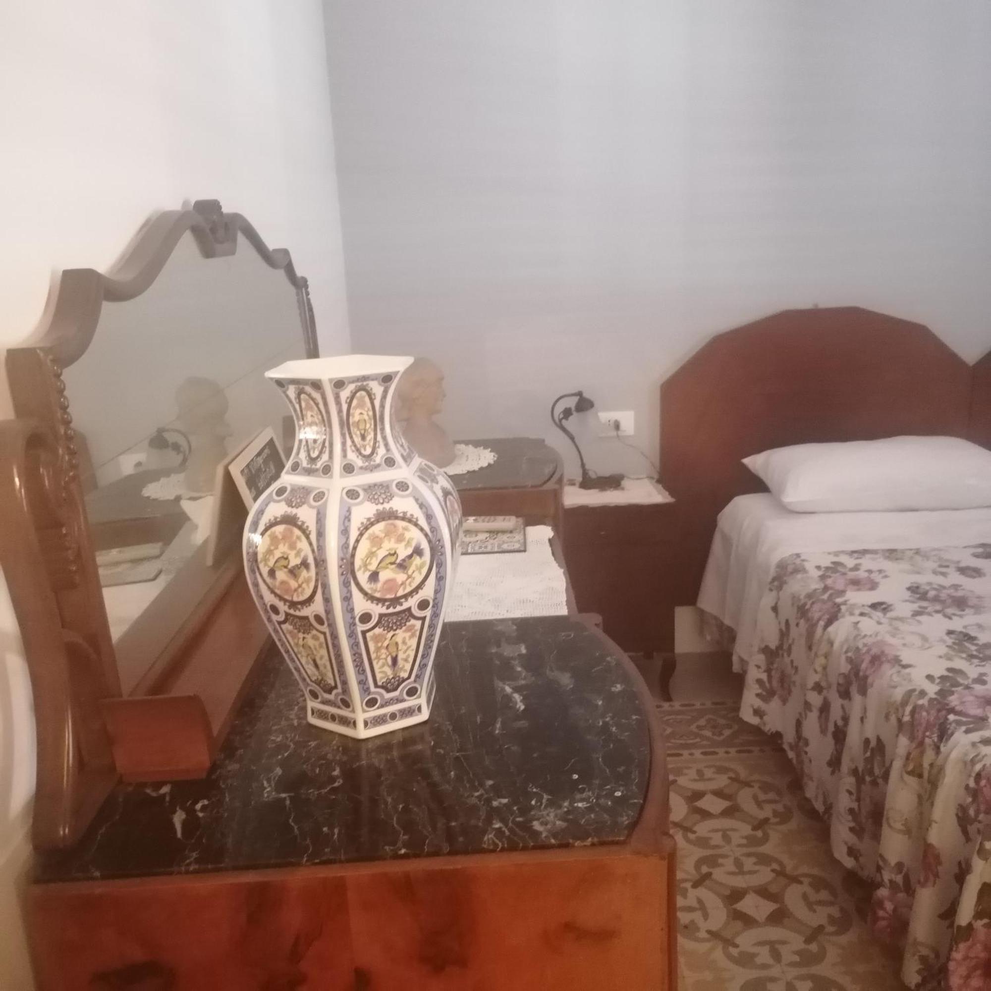 Battisti 18 Vintage Rooms Palermo Zimmer foto